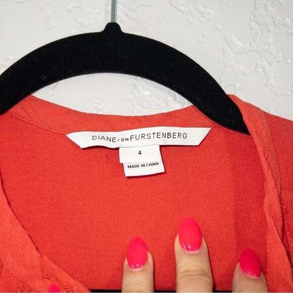 Diane Von Furstenberg Red Hatti Henley Top Size‎ 4 - Picture 3 of 8
